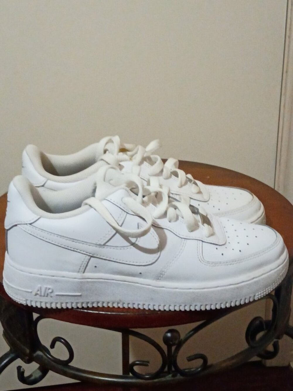 Nike Air Force 1 Low GS Shoes Size 6Y Youth Womens 7.5 Triple White Leather